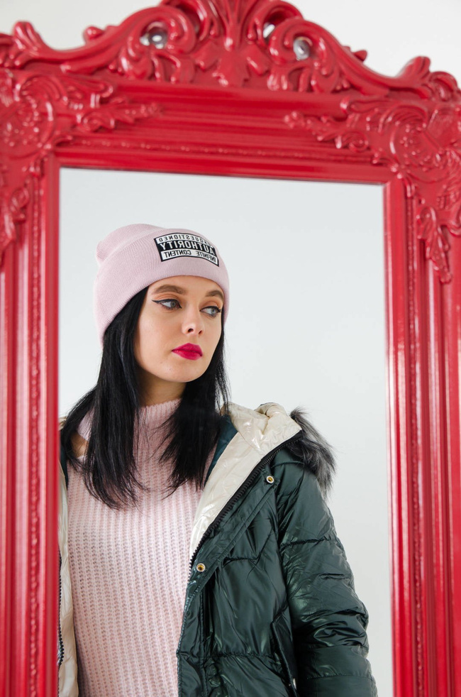 RÓŻOWA CZAPKA Z NASZYWKĄ