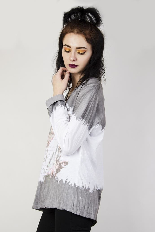 Biało-szara bluzka z motylem