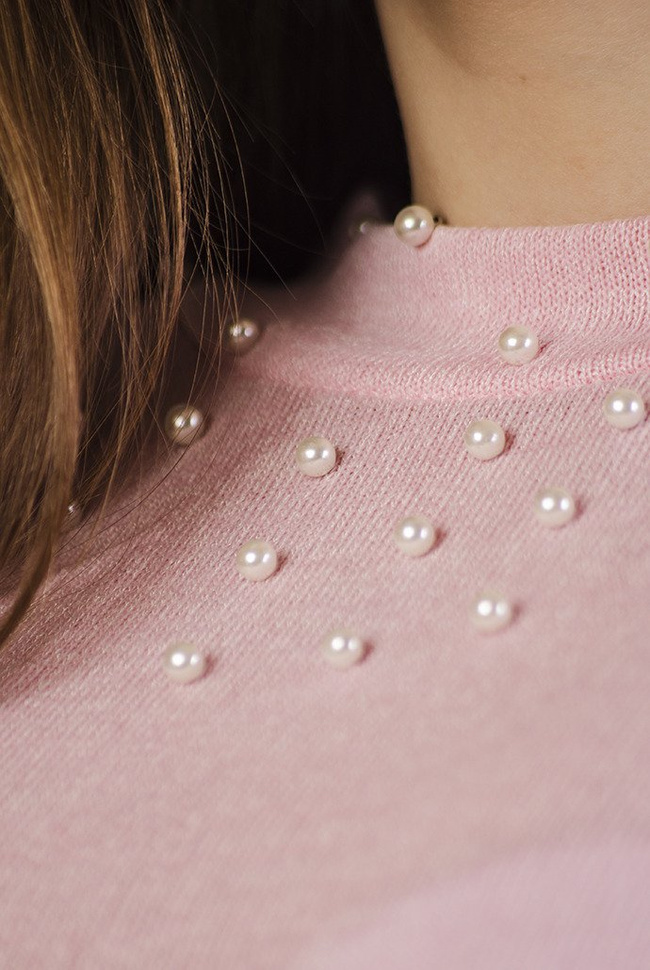 Różowa bluzka z koralikami
