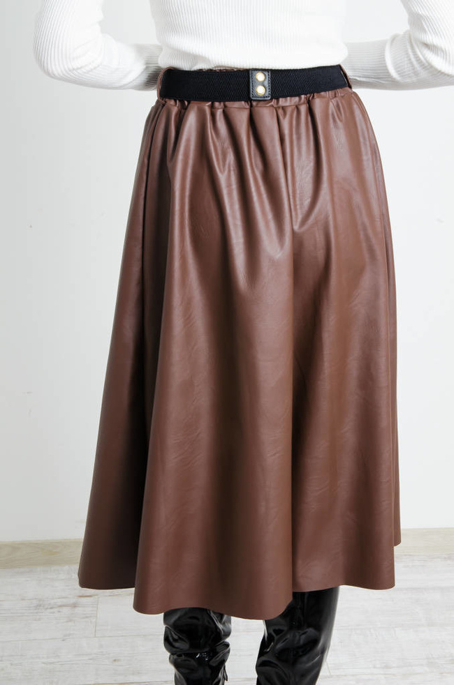 BRĄZOWA ROZKLOSZOWANA SPÓDNICA Z IMITACJI SKÓRY+ PASEK   