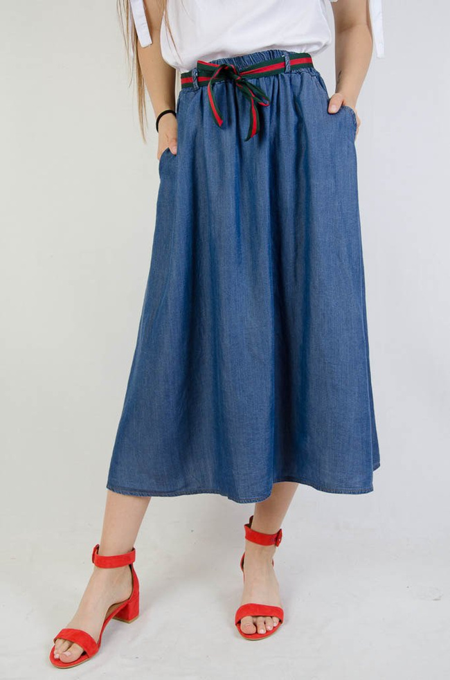 NIEBIESKA SPÓDNICA ZA KOLANO Z WIĄZANIEM W PASIE