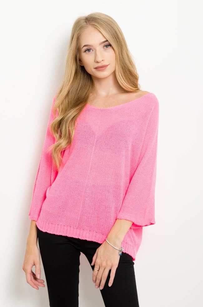 RÓŻOWY DZIANINOWY SWETER W SZPIC Z RĘKAWEM TYPU NIETOPERZ