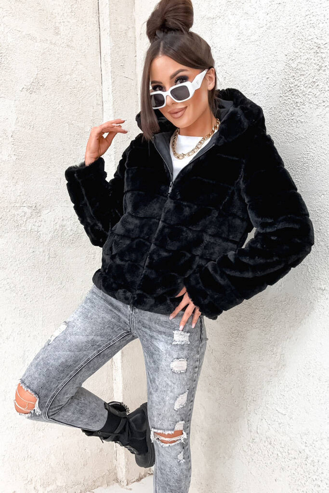 CZARNA FUTRZANA KURTKA Z KAPTUREM