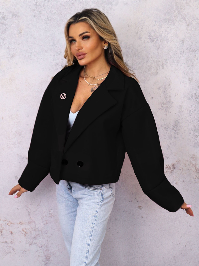  KRÓTKI PŁASZCZ Z KOŁNIERZEM I OZDOBNĄ BROSZKĄ- CZARNY