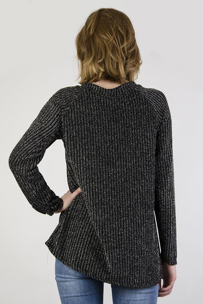 Bluzka przeszywana srebrną nicią, z wiązaniem przy dekolcie