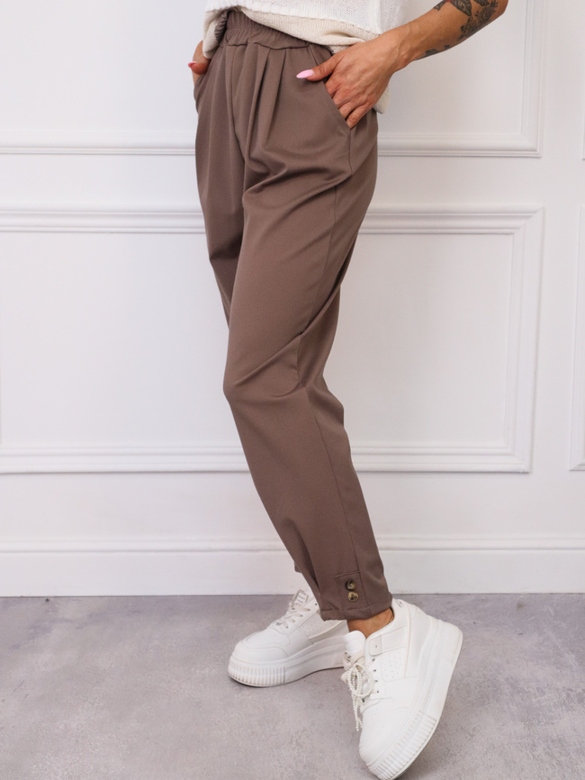 SPODNIE MATERIAŁOWE Z OZDOBNYMI GUZIKAMI NA DOLE NOGAWEK- FANGO