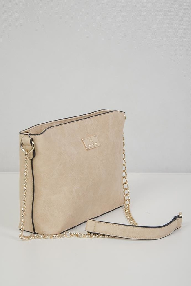 Beżowa torebka na złotym łańcuszku