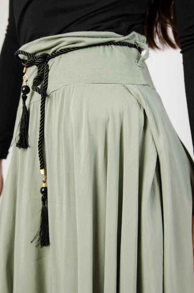 Długa asymetryczna spódnica z wycięciem+ pasek