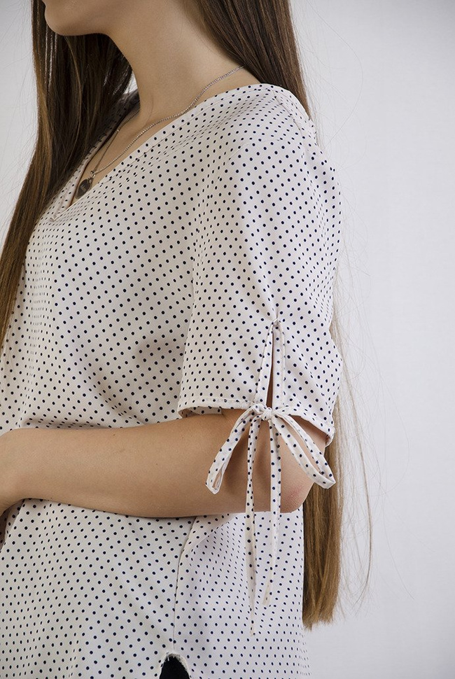 Beżowa bluzka w kropeczki