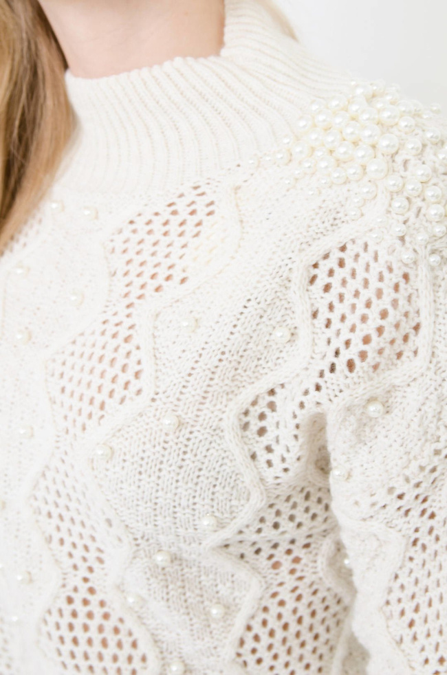 BEŻOWY SWETER PÓŁGOLF Z PEREŁKAMI 