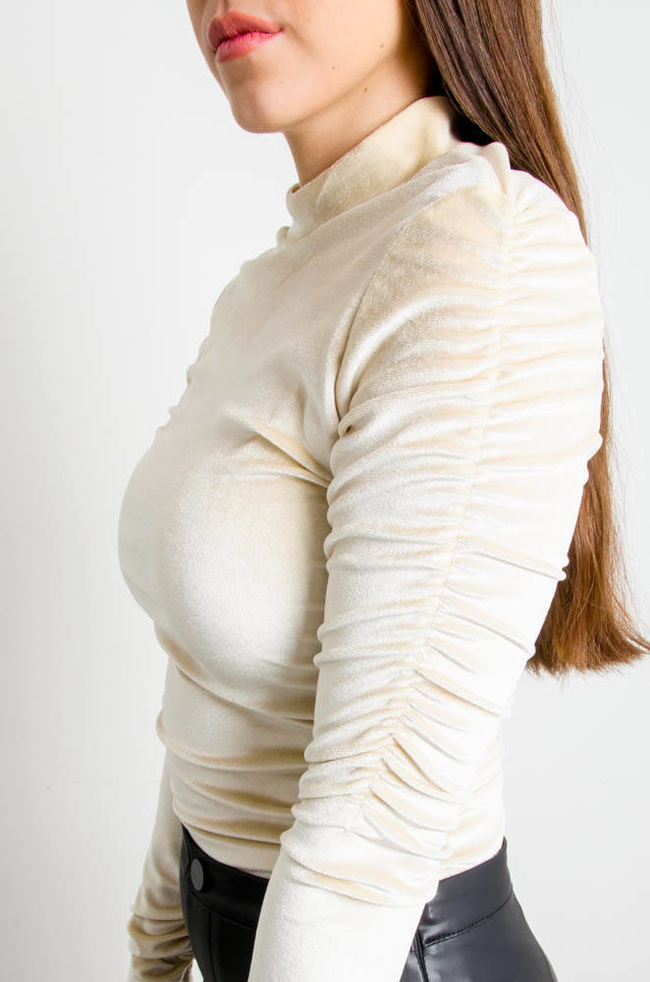 BEŻOWE WELUROWE MARSZCZONE BODY ZE STÓJKĄ