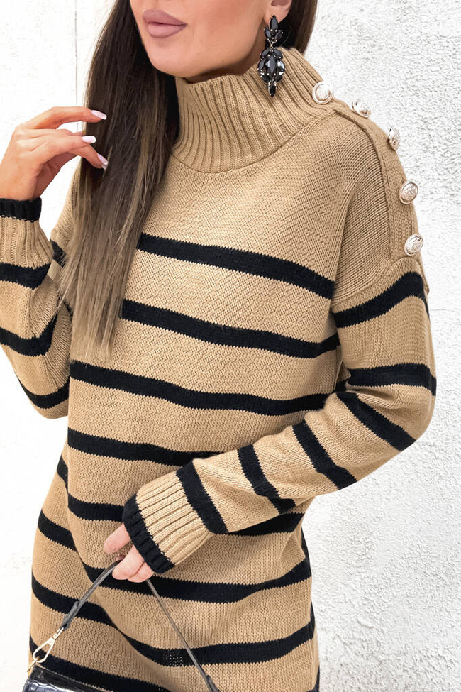 SWETER W PASKI Z OZDOBNYMI GUZIKAMI-  BRĄZOWY