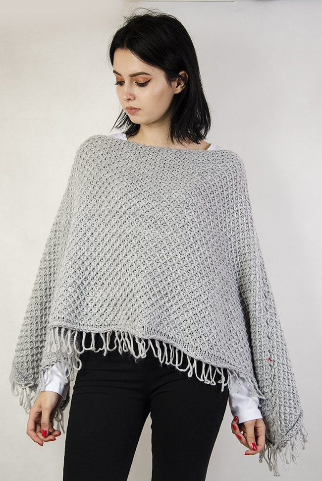 Szare sweterkowe ponczo