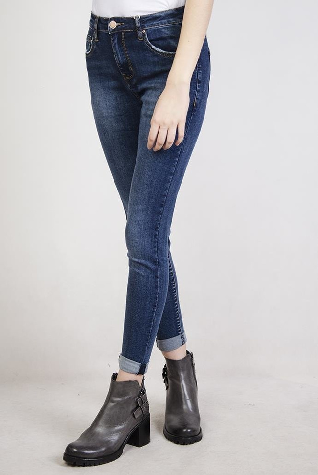 Jeansowe spodnie przylegające