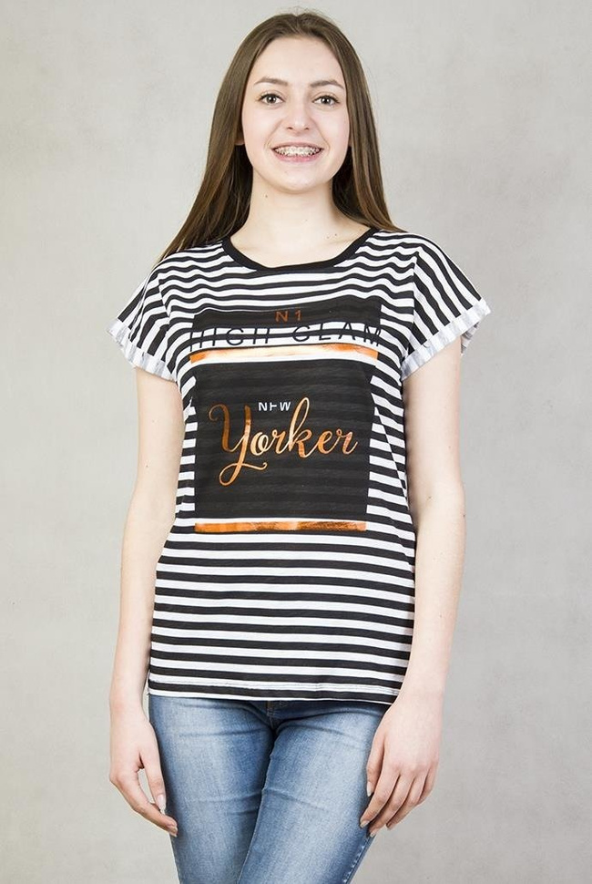 Biała bluzka w czarne paski z napisem : N1 HIGH GLAM NEW YORKER.