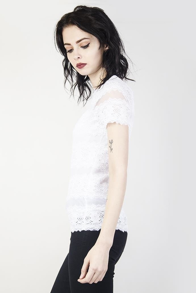 Biała bluzka koronkowa z krótkim rękawem