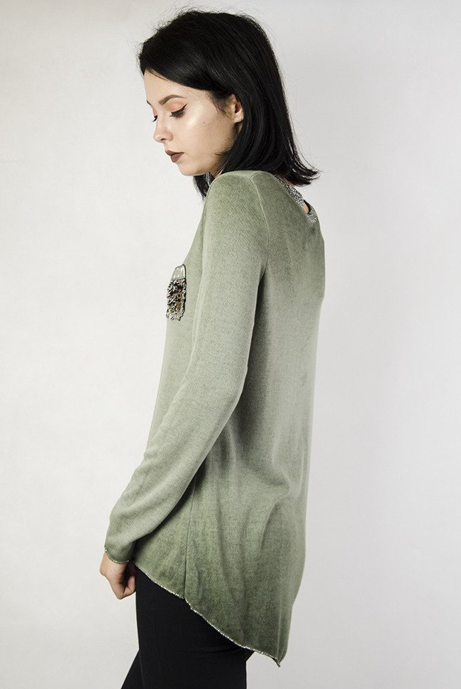 Zielona bluzka z brokatowym dekoltem