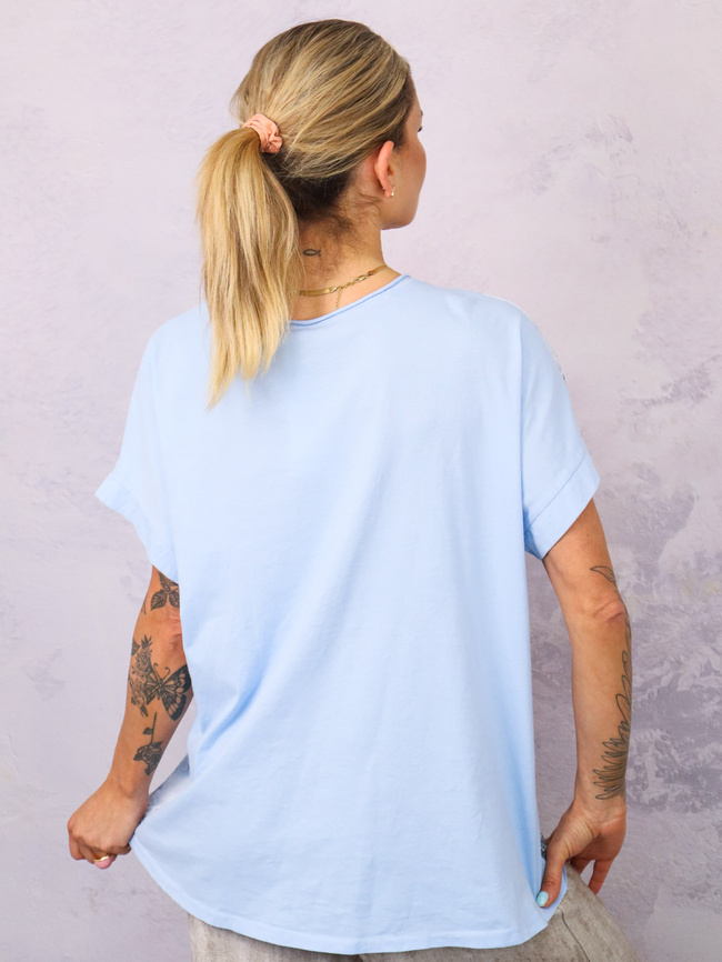 BLUZKA WZORZYSTA ZE ZŁOTYM NAPISEM- NIEBIESKA