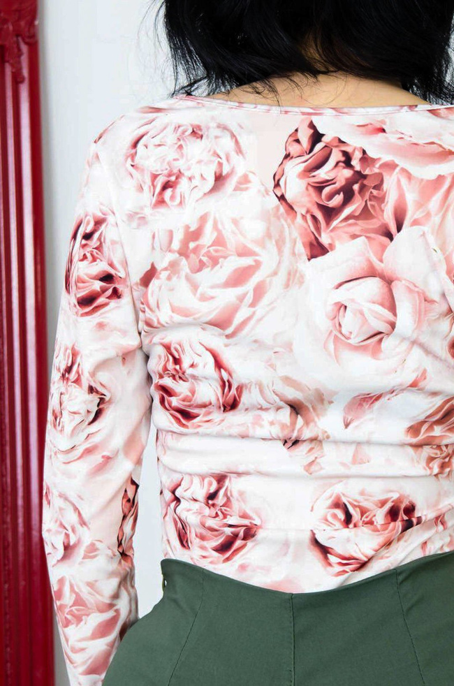 BEŻOWE BODY Z KWIATOWYM WZOREM