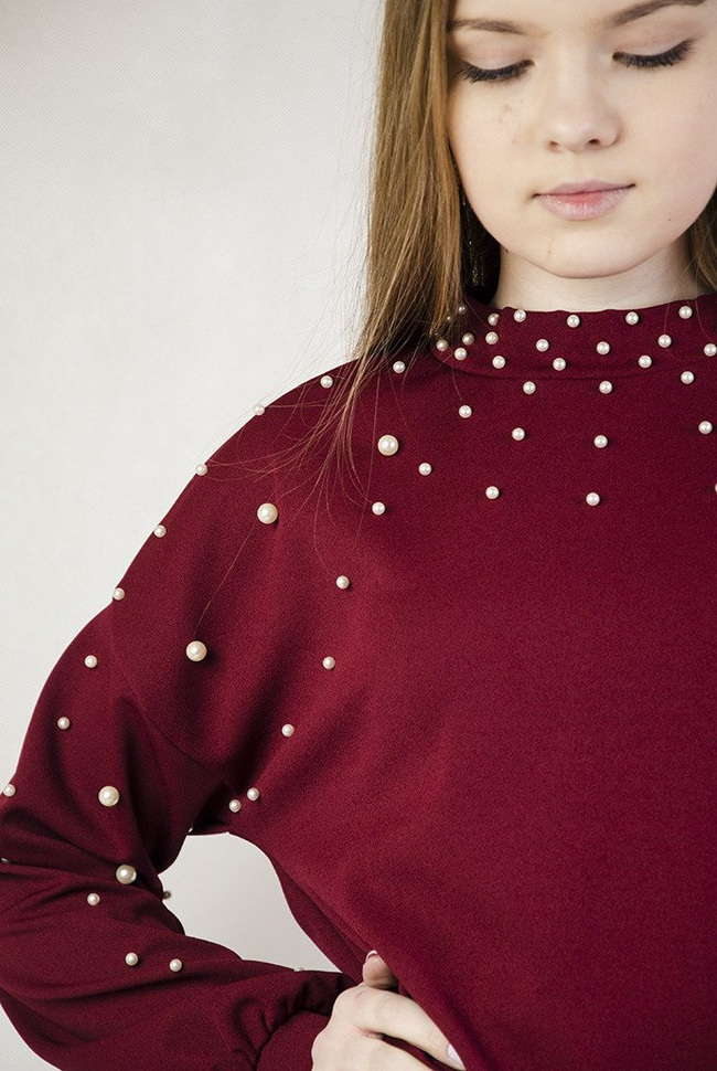 Bordowa sukienka z długim rękawem