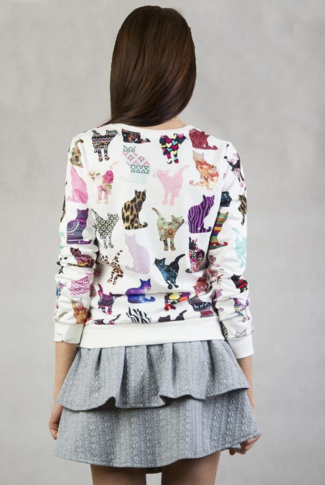 Biała bluza z kolorowymi kotkami