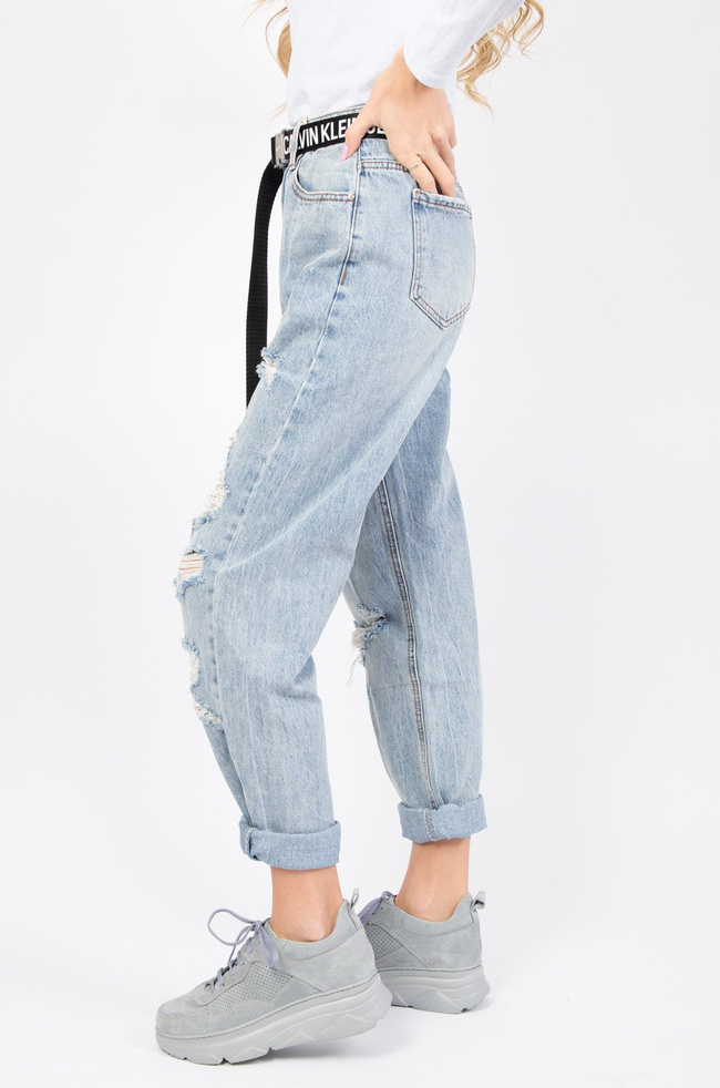 SPODNIE JEANSOWE TYPU MOM FIT Z DZIURAMI- WYSOKI STAN