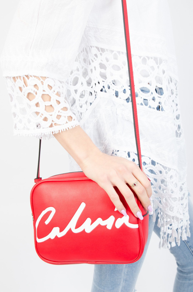 BIAŁA BLUZKA Z ASYMETRYCZNYM DOŁEM