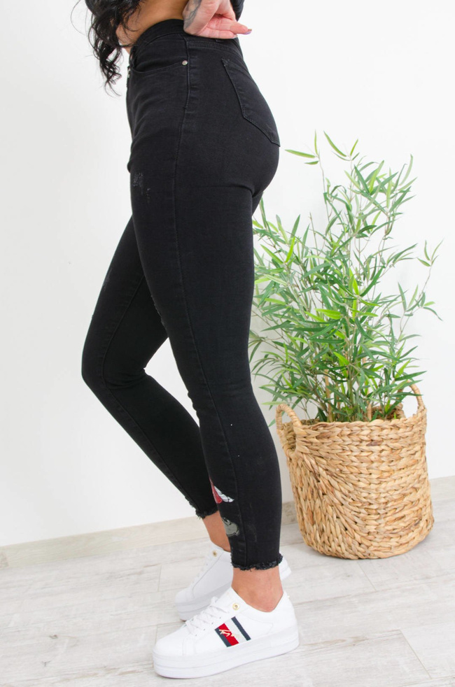 CZARNE SPODNIE Z APLIKACJĄ