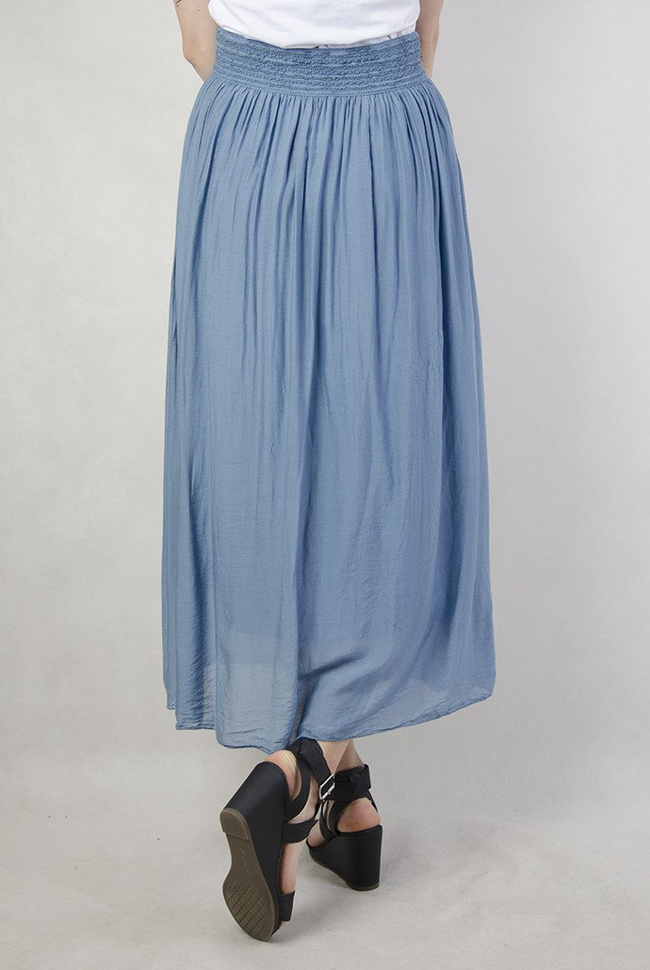Niebieska długa spódnica