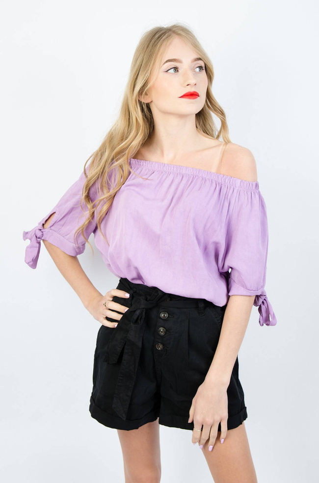 FIOLETOWA BLUZKA Z GUMĄ W DEKOLCIE