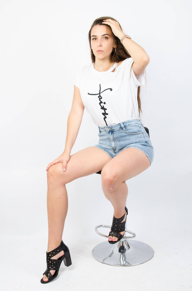 KRÓTKIE SZORTY JEANSOWE 