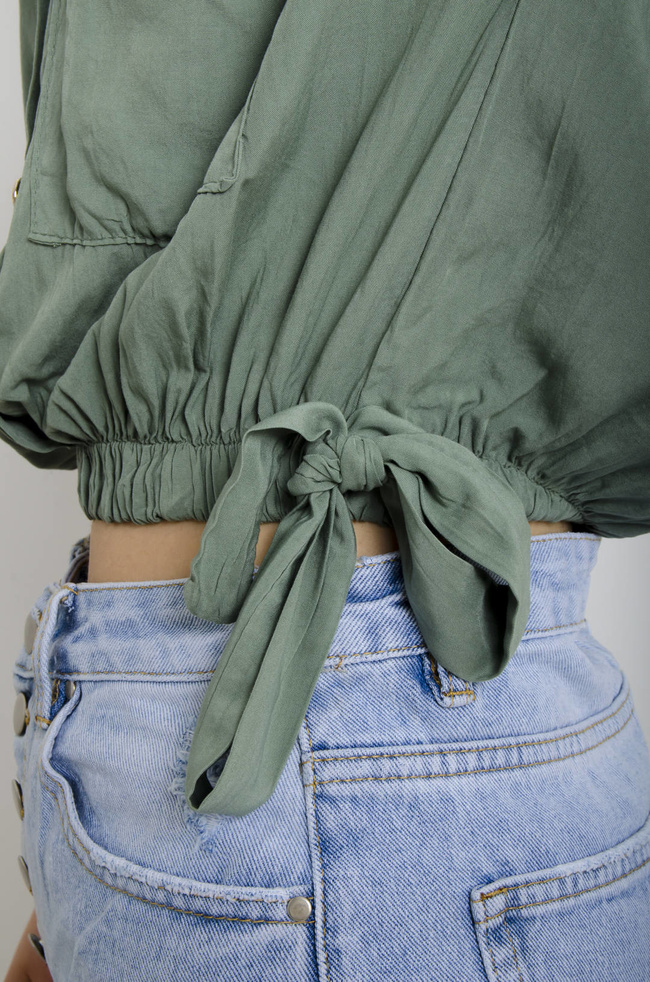 BLUZKA KOSZULOWA Z KIESZENIAMI - CIEMNO ZIELONA