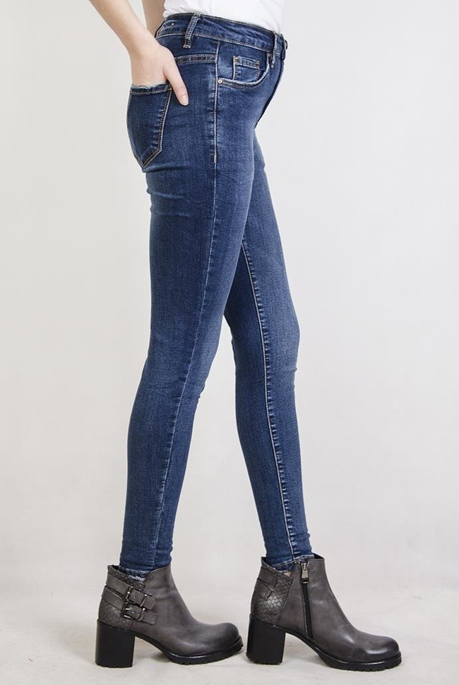 Jeansowe spodnie przylegające