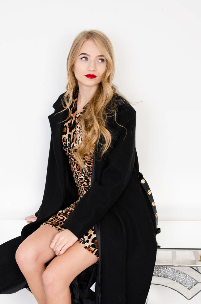 CZARNY DŁUGI PŁASZCZ Z PASKIEM