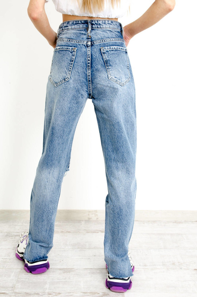 JASNE SPODNIE JEANSOWE MOM FIT Z DZIURAMI - WYSOKI STAN