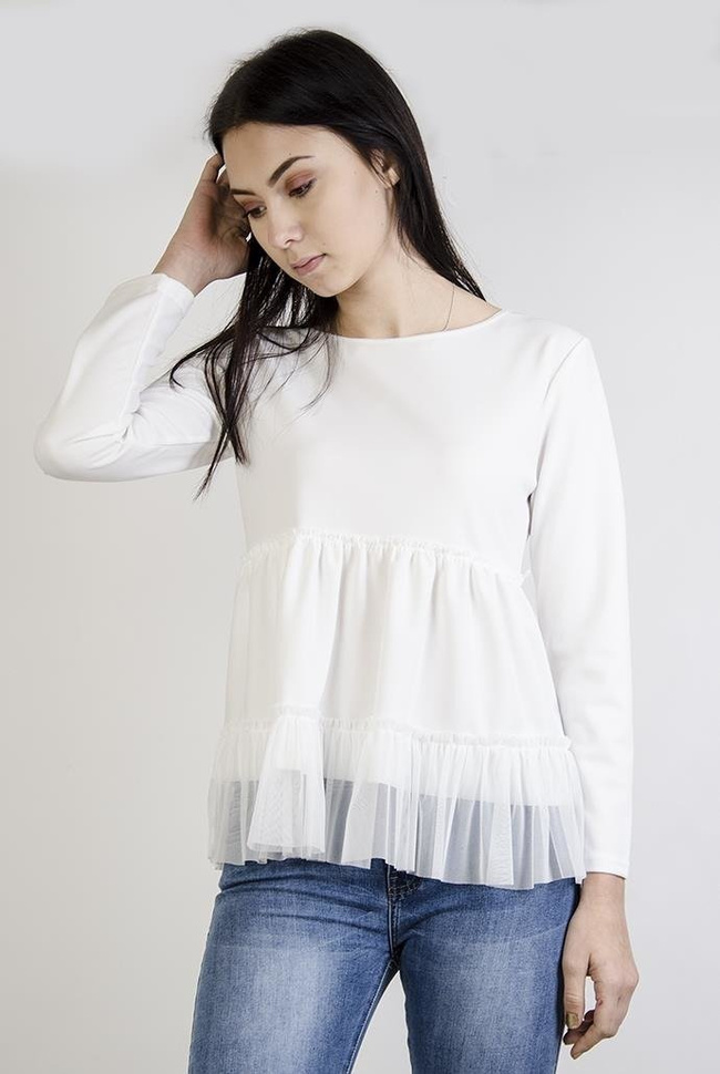 Biała bluzka z falbankami na dole