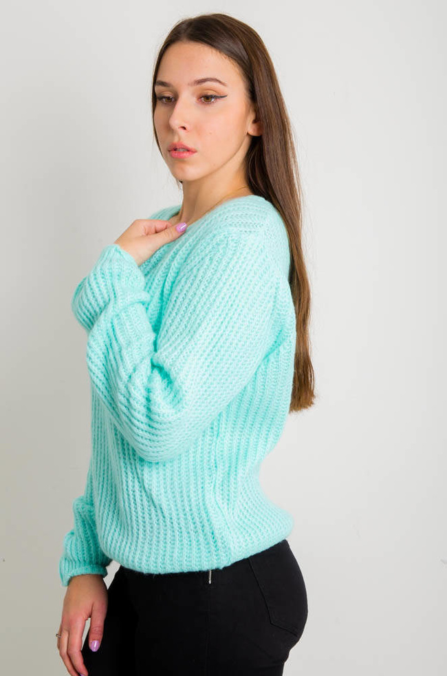 TURKUSOWY SWETER Z ŁAŃCUSZKIEM