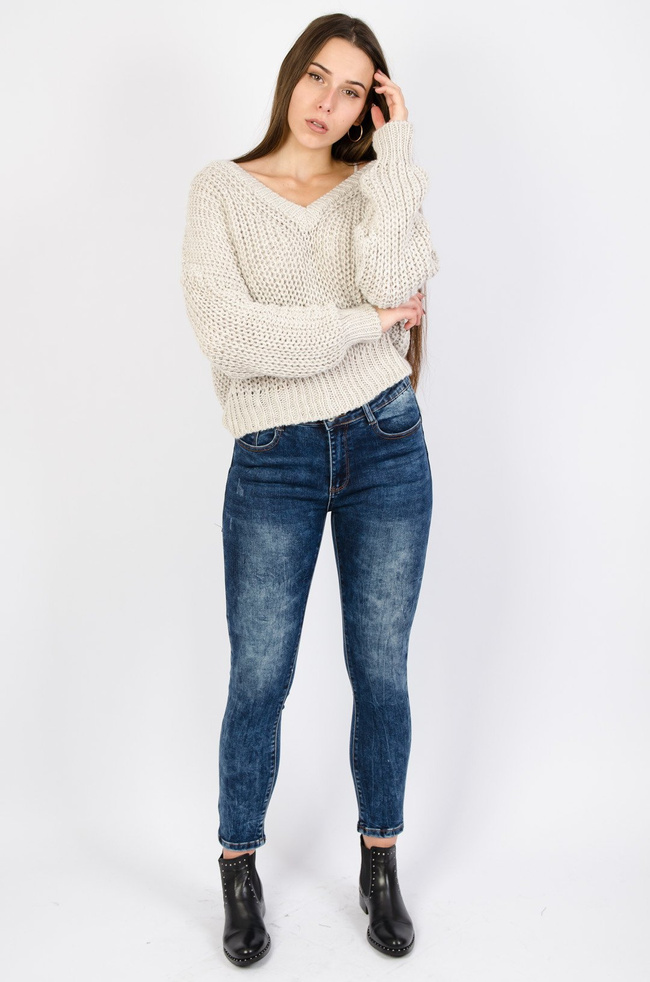 BEŻOWY SWETER Z DEKOLTEM W SZPIC 