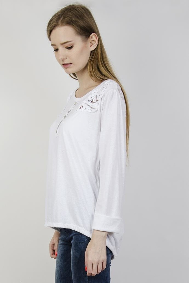 Biała bluzka z guzikami