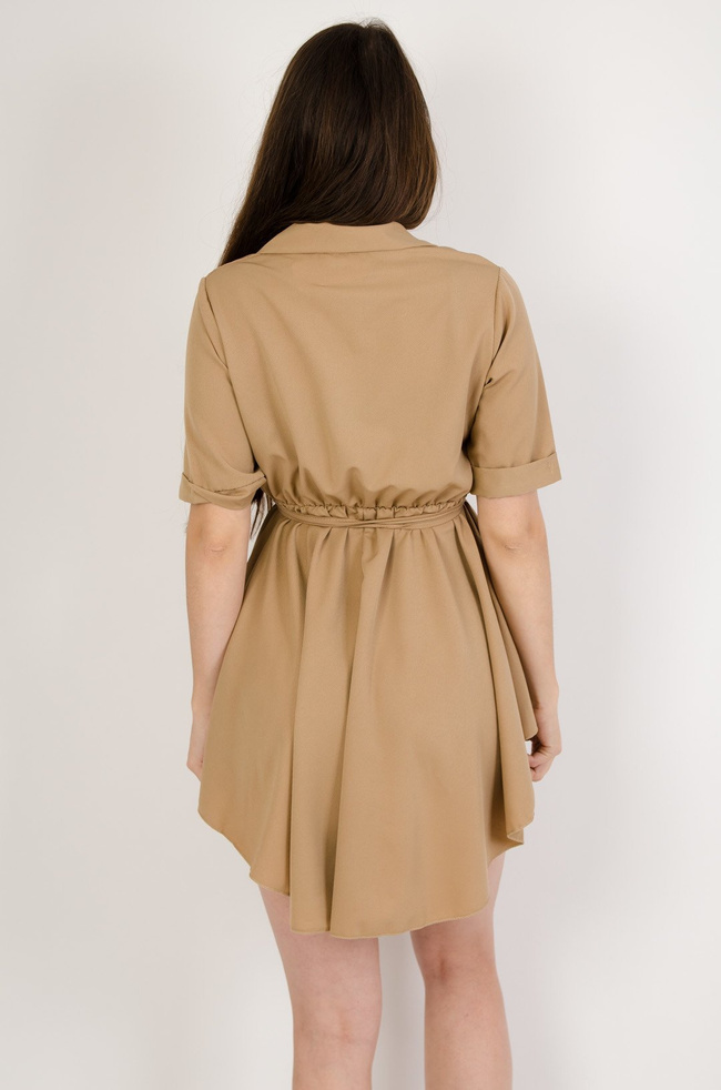 Brązowa zwiewna sukienka szmizjerka z gumką w pasie