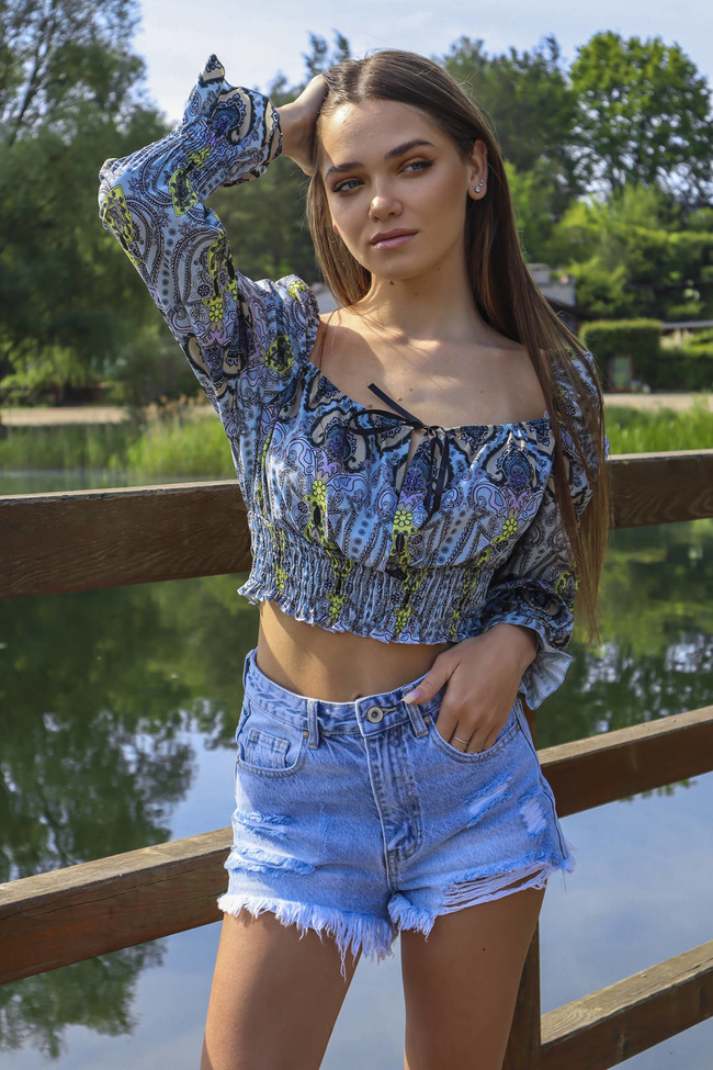 BLUZKA HISZPANKA NIEBIESKA Z WIĄZANIEM