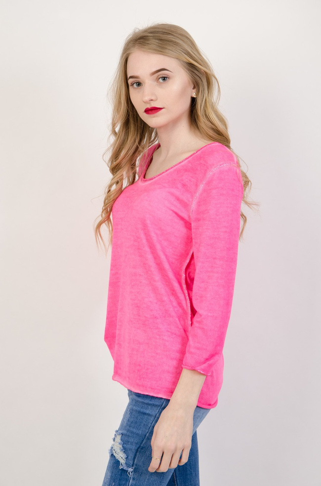 Różowa neonowa bluzka wyszywana srebrną nicią