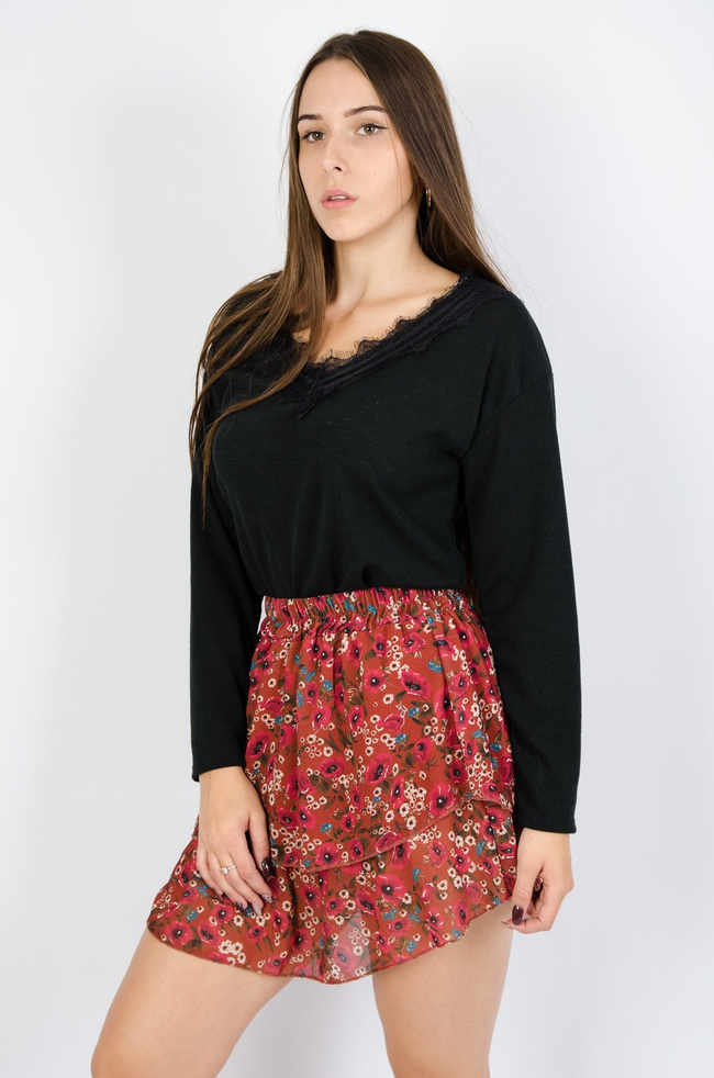 Czarna bluzka z koronką na plecach 