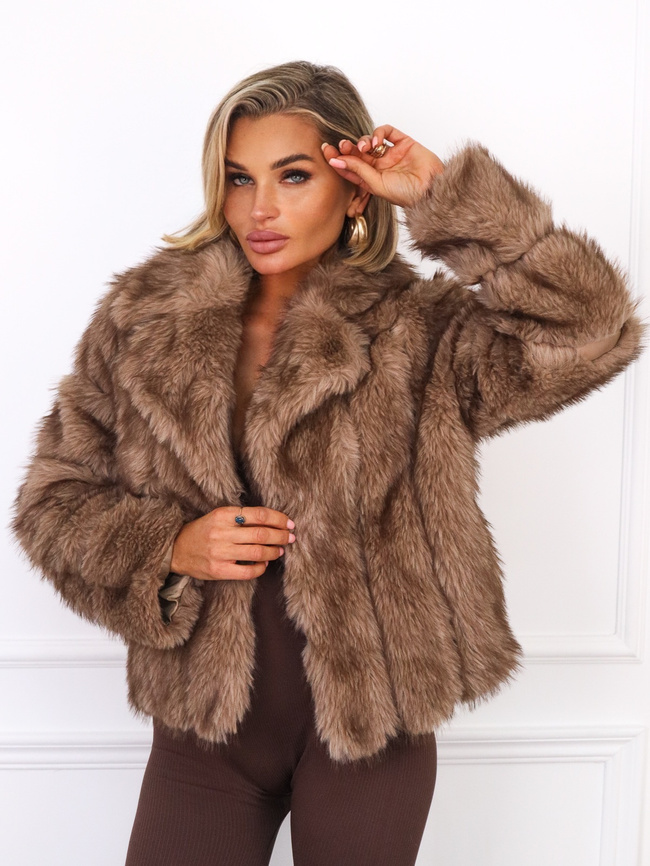 KRÓTKIE FUTERKO Z KOŁNIERZEM- CIEMNY BEŻ