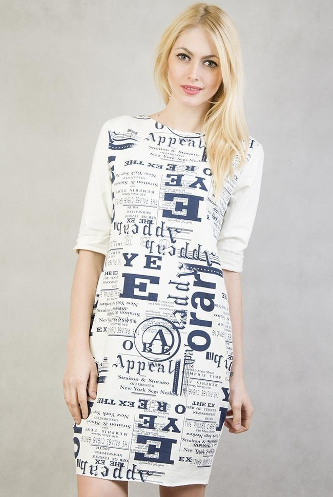 Biała tunika z napisami