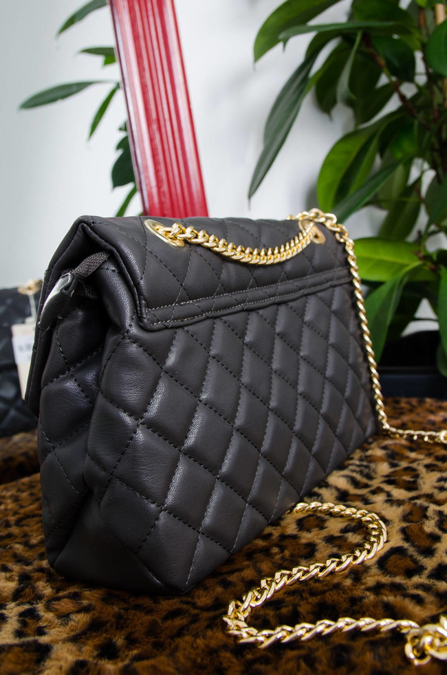  CIEMNO SZARA PIKOWANA CHANELKA NA ZŁOTYM ŁAŃCUSZKU