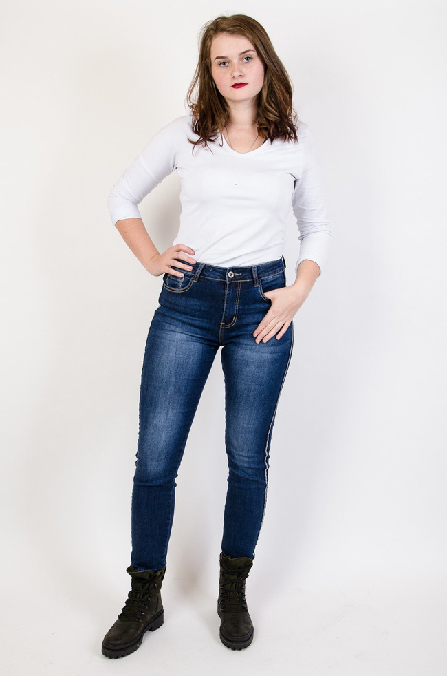 Spodnie jeansowe plus size z lampasami- imitacja zamka 