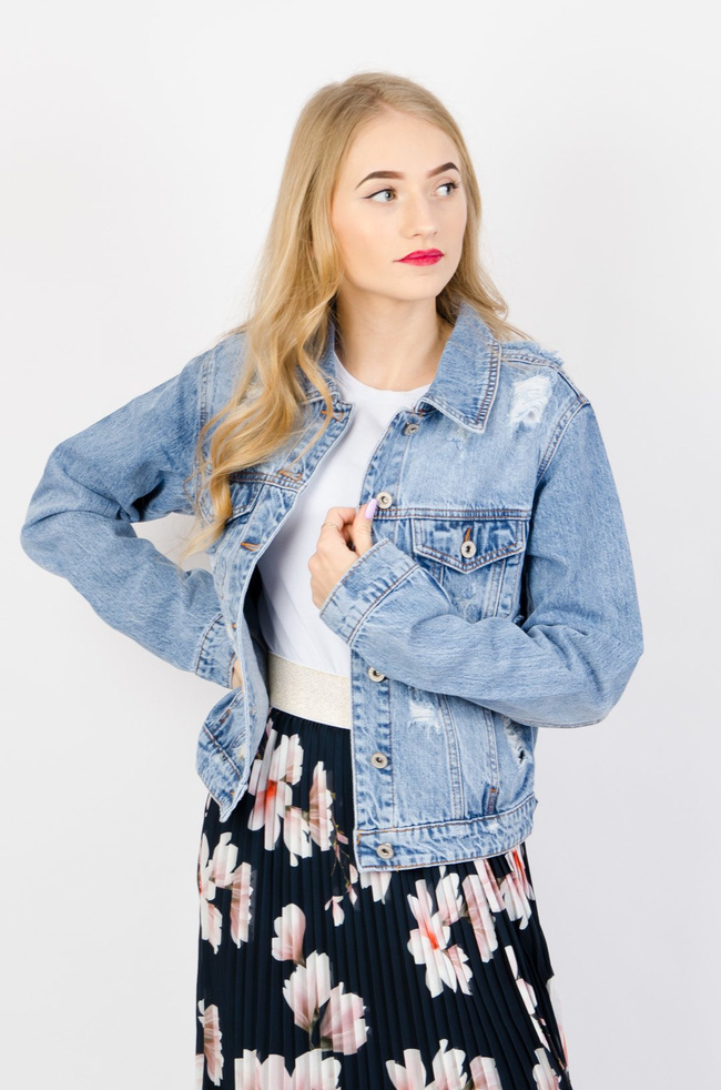 Kurtka jeansowa z przetarciami