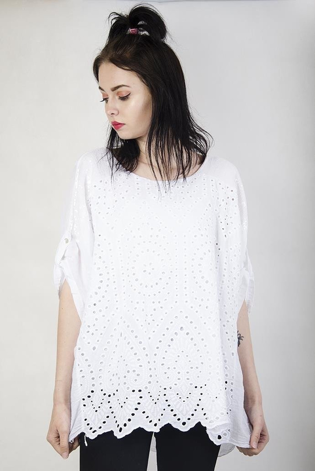 Biała bluzka z wyciętym wzorem, z cekinami