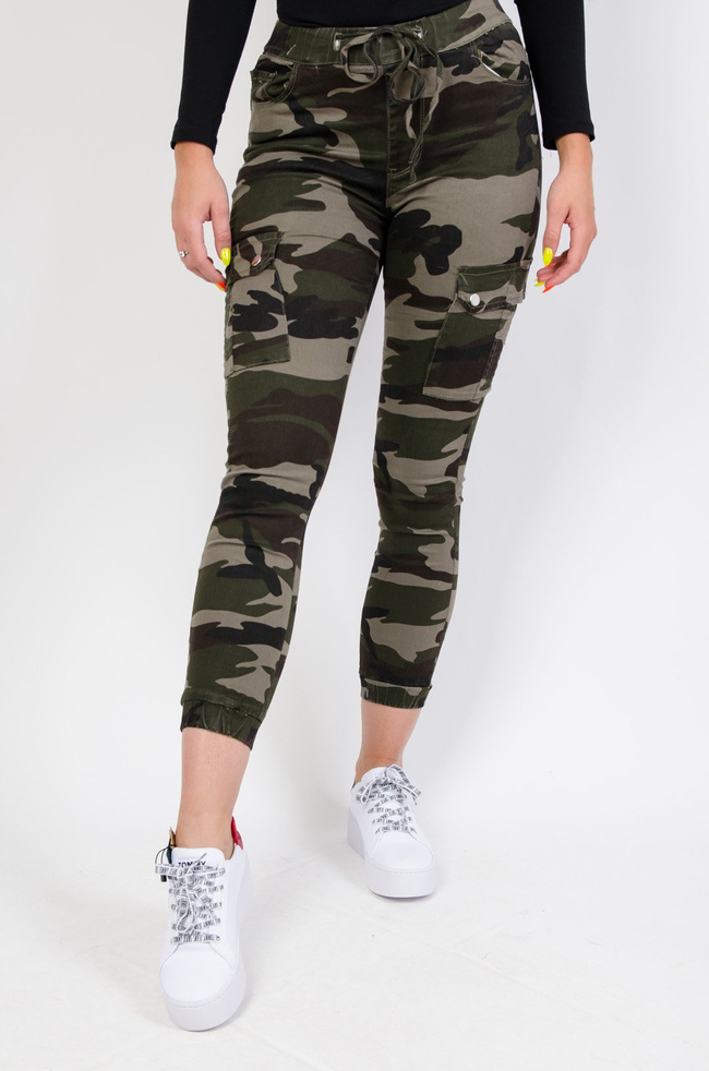 Przylegające spodnie moro- Bojówki